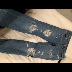 Levi destroyed jeans